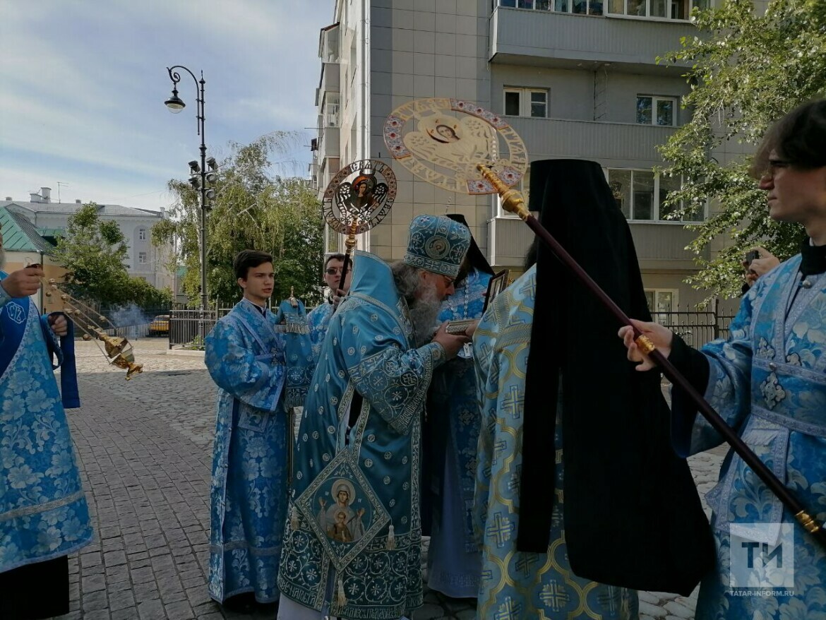 В Казанском соборе торжественно встретили ковчег с частицей Пояса Пресвятой Богородицы
