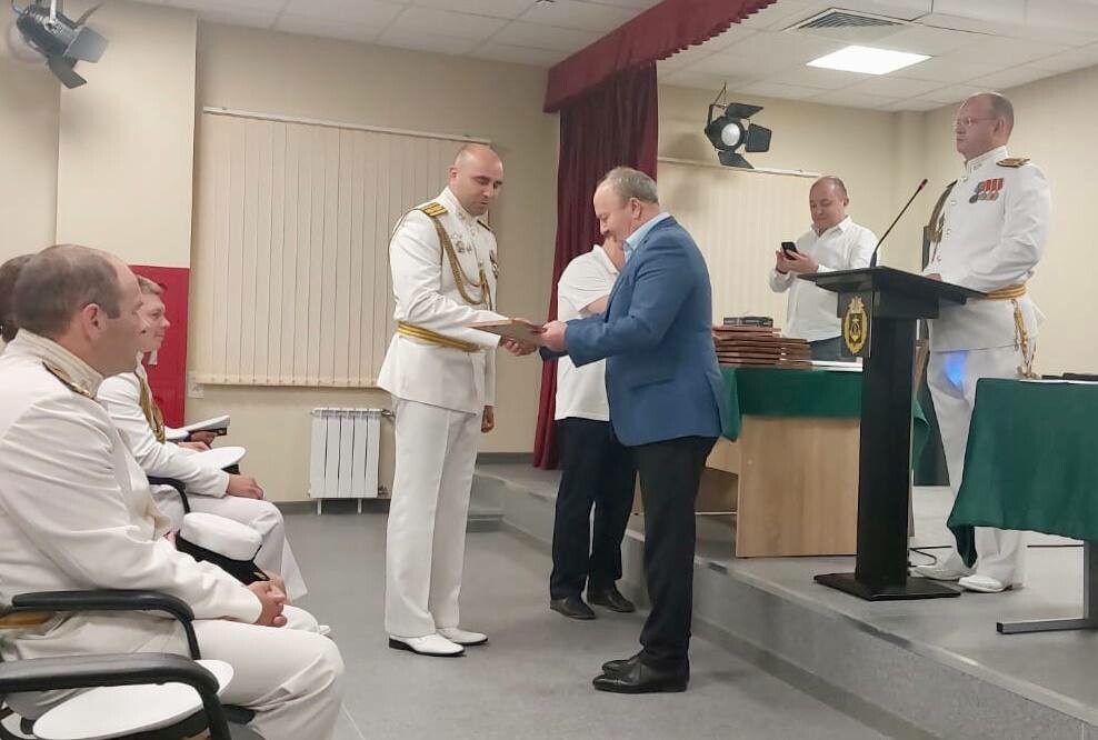 Полпред Татарстана вручил в Севастополе медали военнослужащим из Татарстана