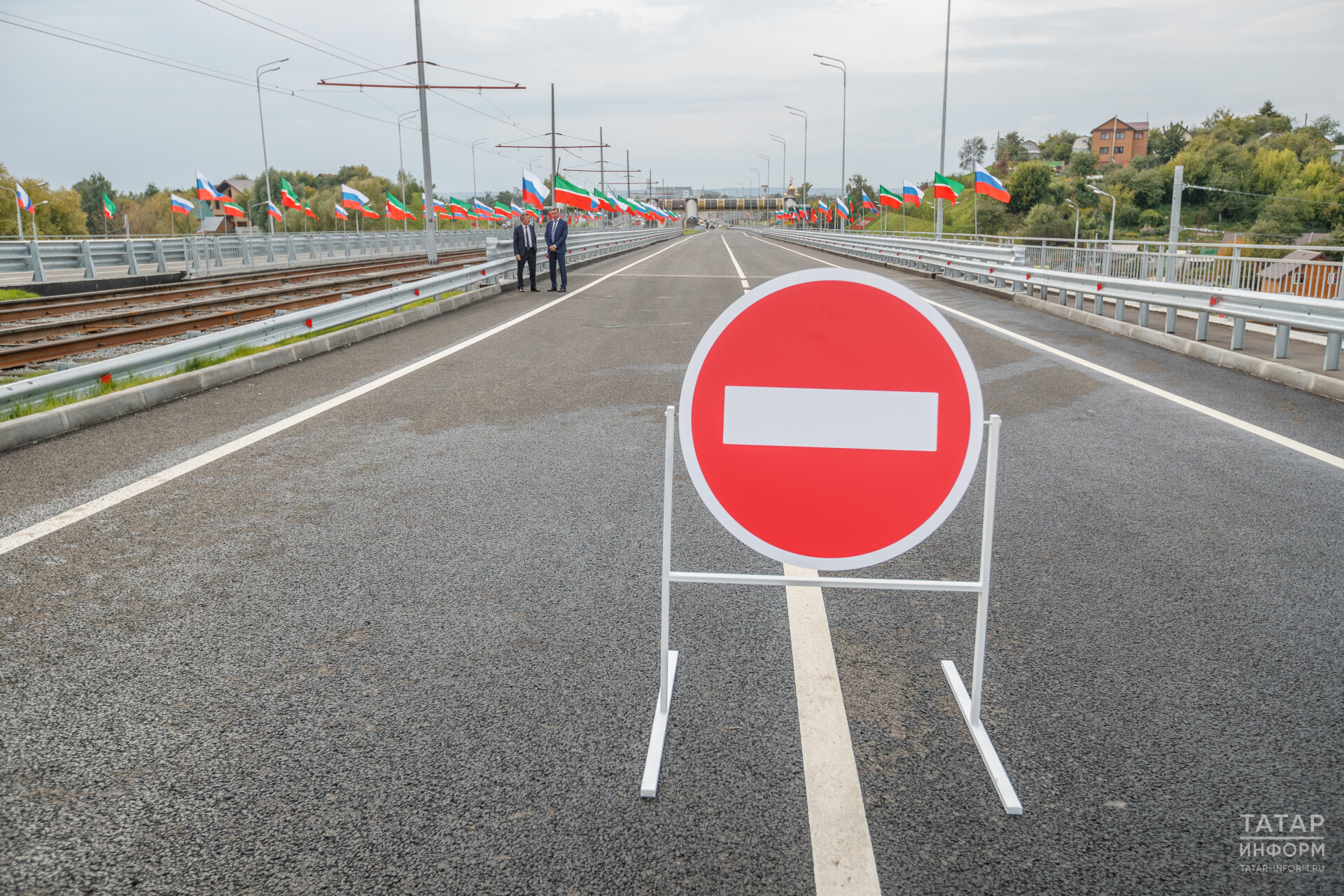 Перекрытие дорог казань. Ограничение движения татарстан. Движение закрыто. Казань перекрытие дорог схема. Знак ведутся дорожные работы.