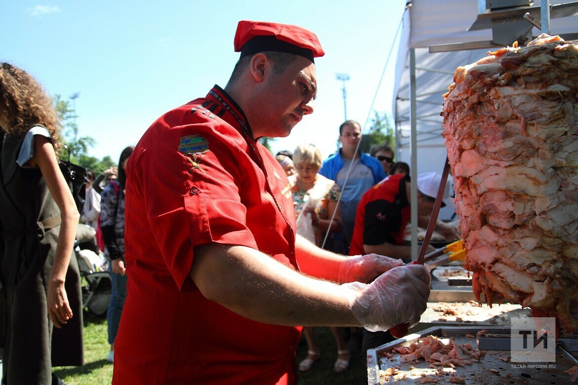 Вице-спикер Госдумы предложил Роспотребнадзору разработать стандарт шаурмы