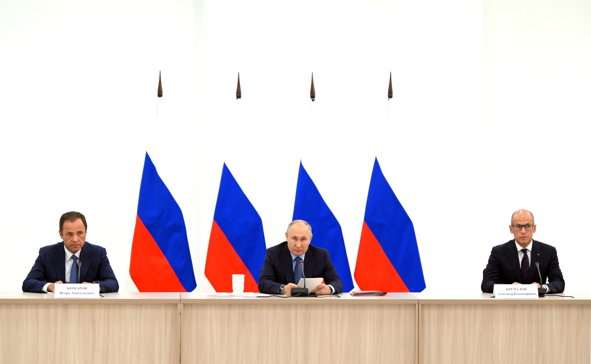 Путин поручил увеличить выпуск средств контрбатарейной борьбы и ПВО