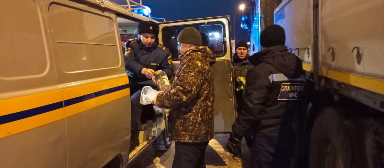 Застрявших в Альметьевском районе водителей фур обеспечили горячим питанием