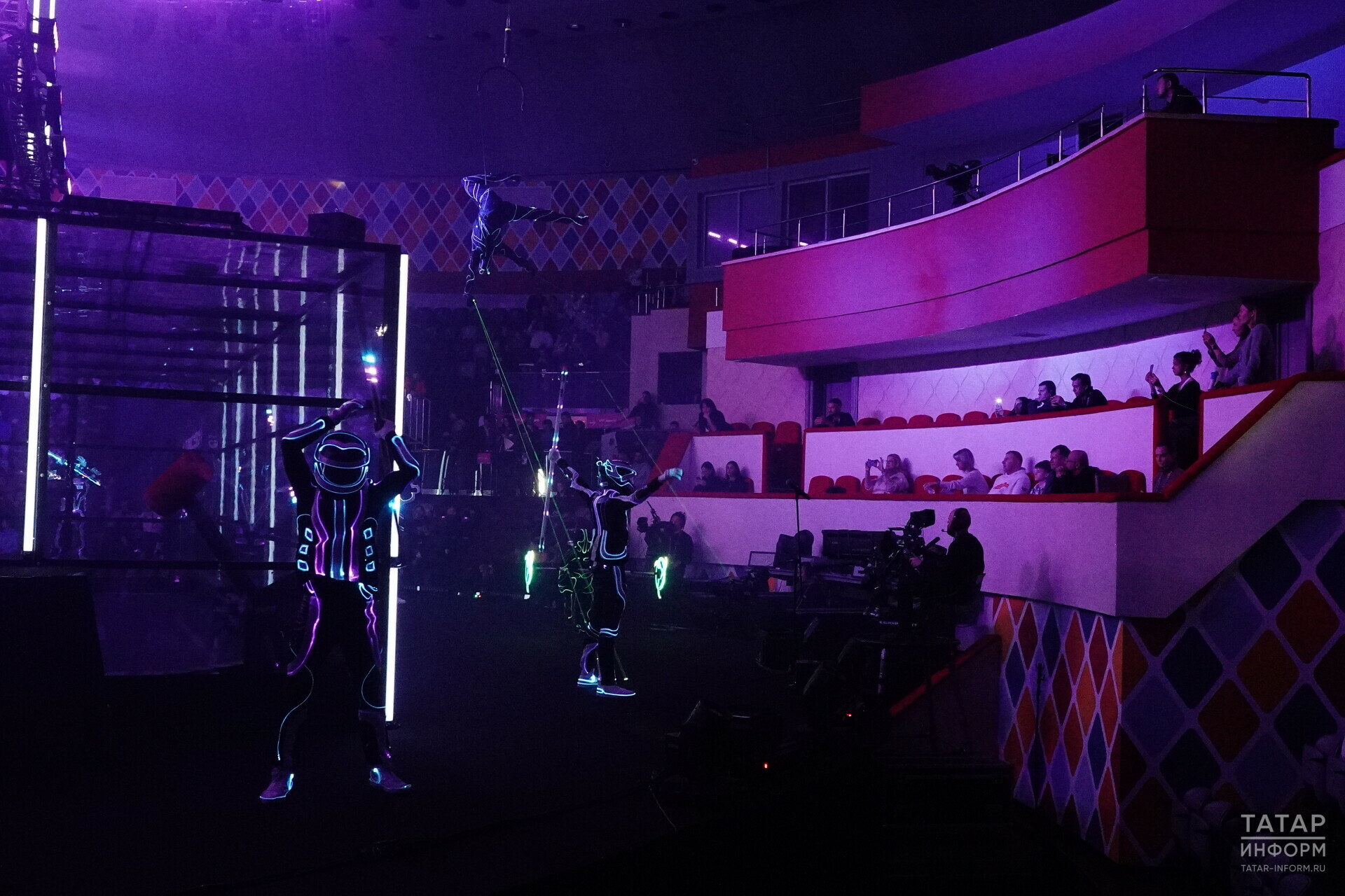 В Казанском цирке прошли первые на «Играх будущего» «Битвы роботов»