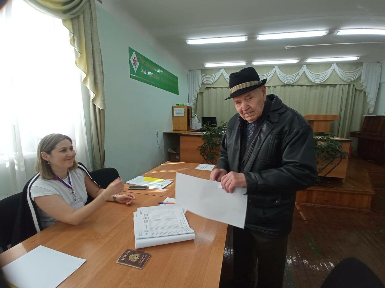 «На выборы как на праздник»: в Буинске проголосовал 104-летний участник войны
