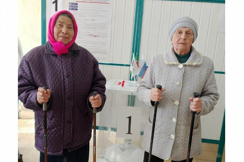 На выборы «по-скандинавски»: пенсионерки проголосовали на участке «Молодежный» в Буинске