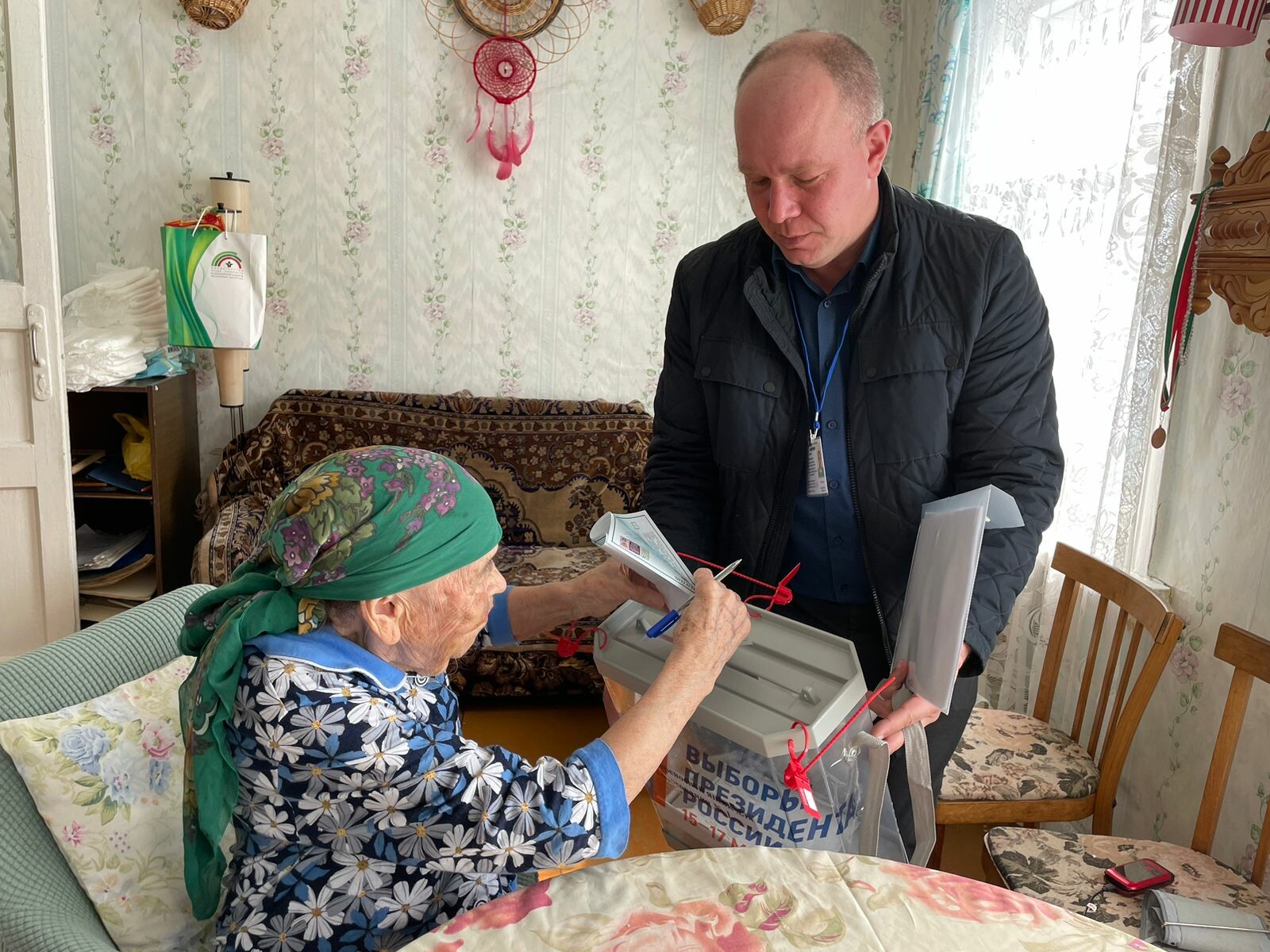 «Я голосую с большой надеждой»: мать генпрокурора Марий Эл проголосовала в Татарстане