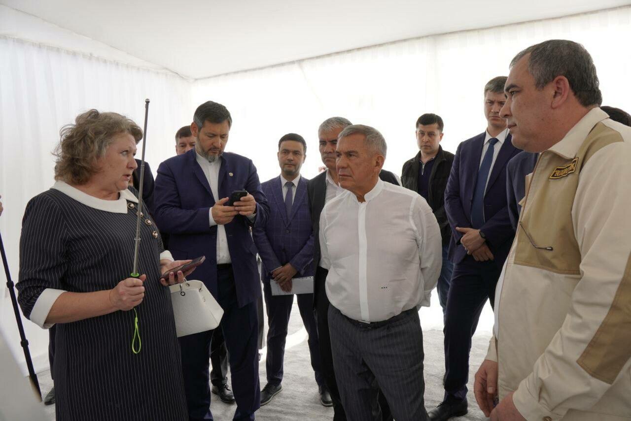 Минниханову в Узбекистане представили генплан развития промпарка в Бухаре