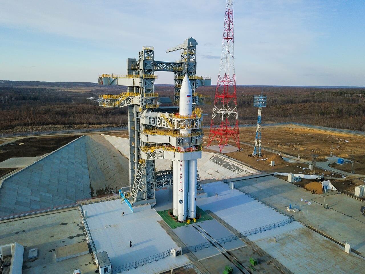 В Роскосмосе объяснили, почему старт ракеты «Ангара-А5» отменили за 2 минуты до запуска