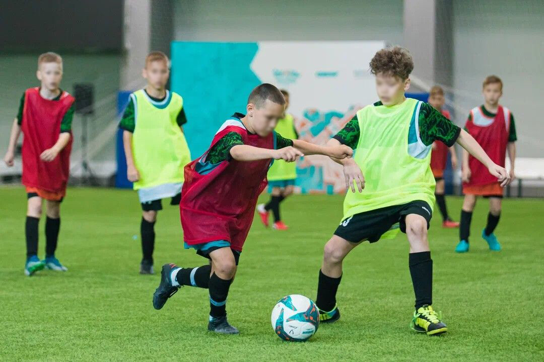 Юные жители Нижнекамска смогут принять участие в новом сезоне «Школы футбола»