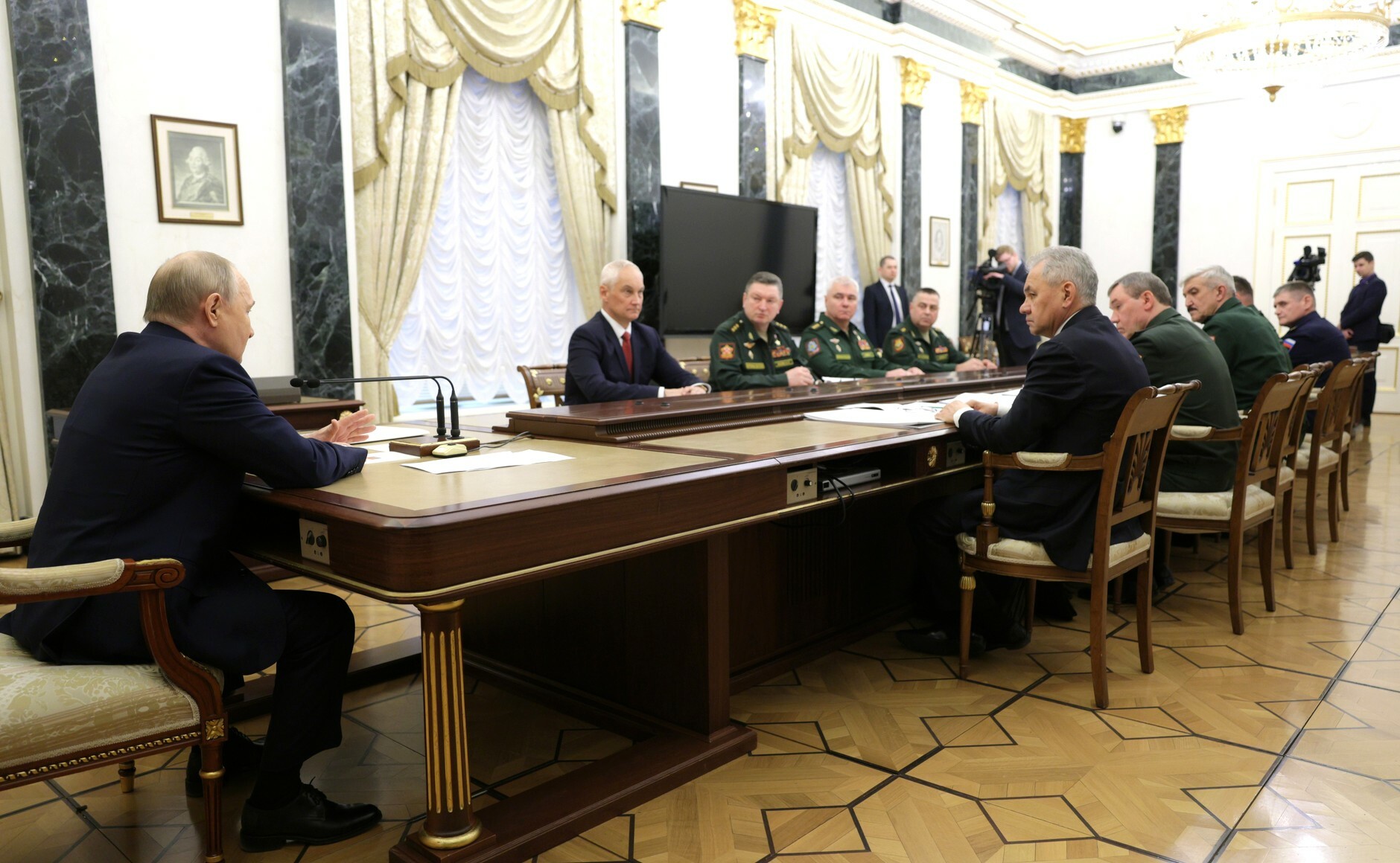 Путин объяснил командующим войсками военных округов назначение Белоусова