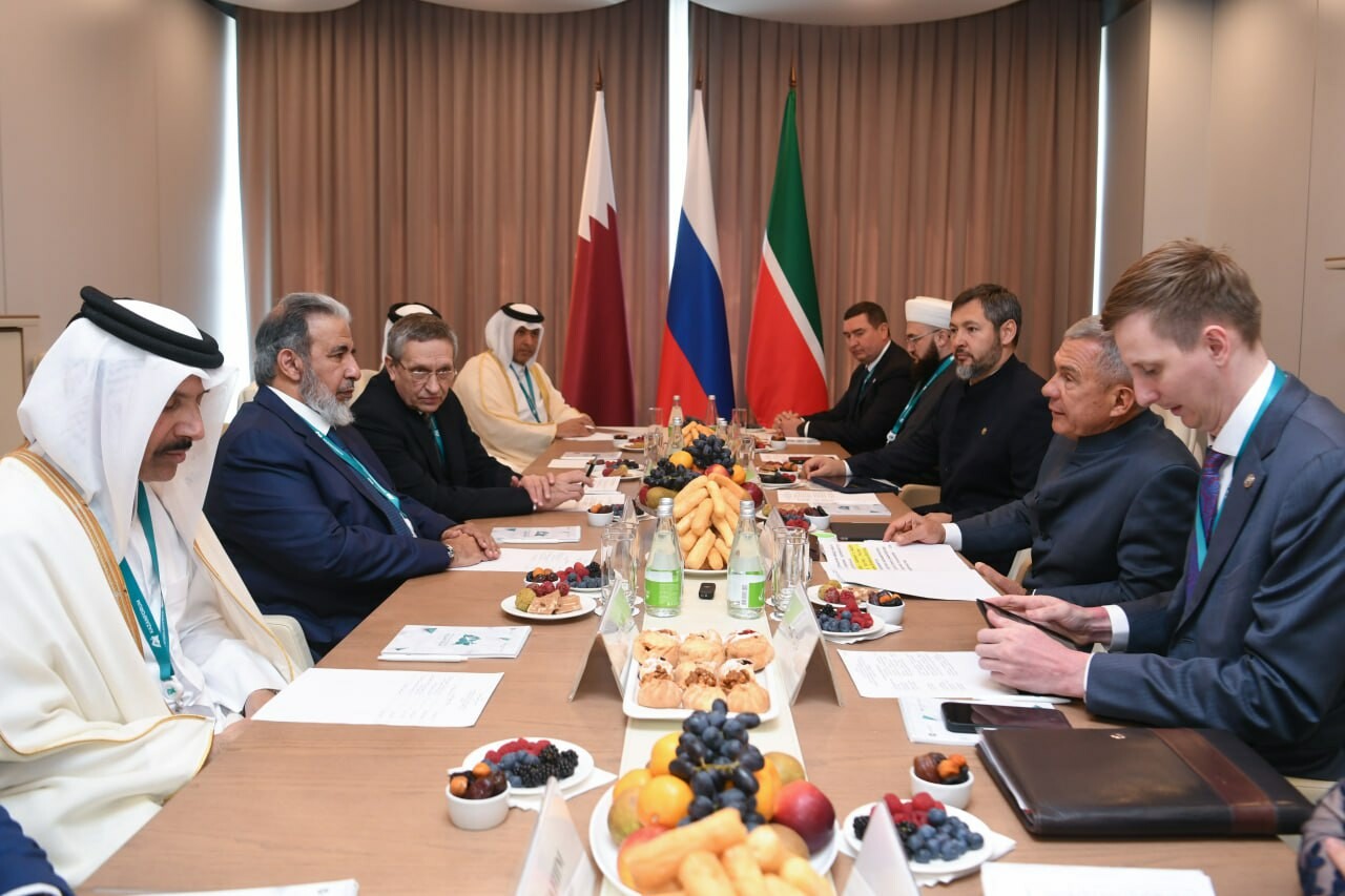 Минниханов встретился с представителями Катара на полях KazanForum