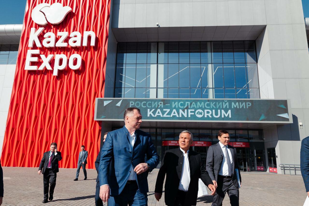 Хуснуллин поблагодарил руководство Татарстана за высокий уровень организации KazanForum
