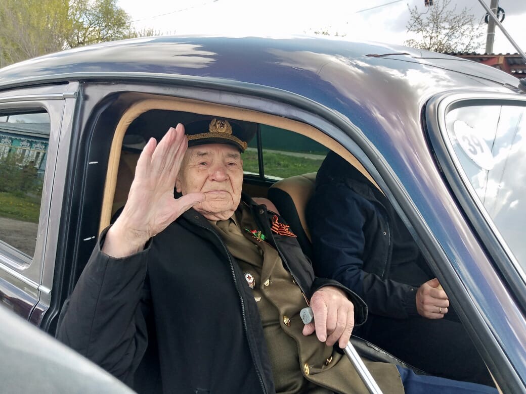 «Праздник для меня особый»: парад Победы в Буинске посетил 104-летний ветеран