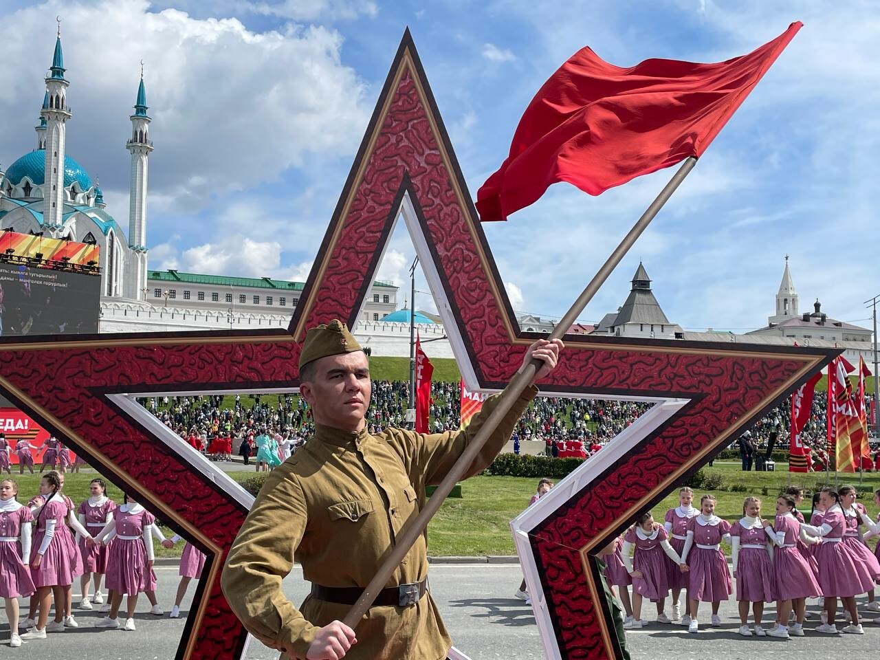 В Казани начался торжественный парад в честь Дня Победы