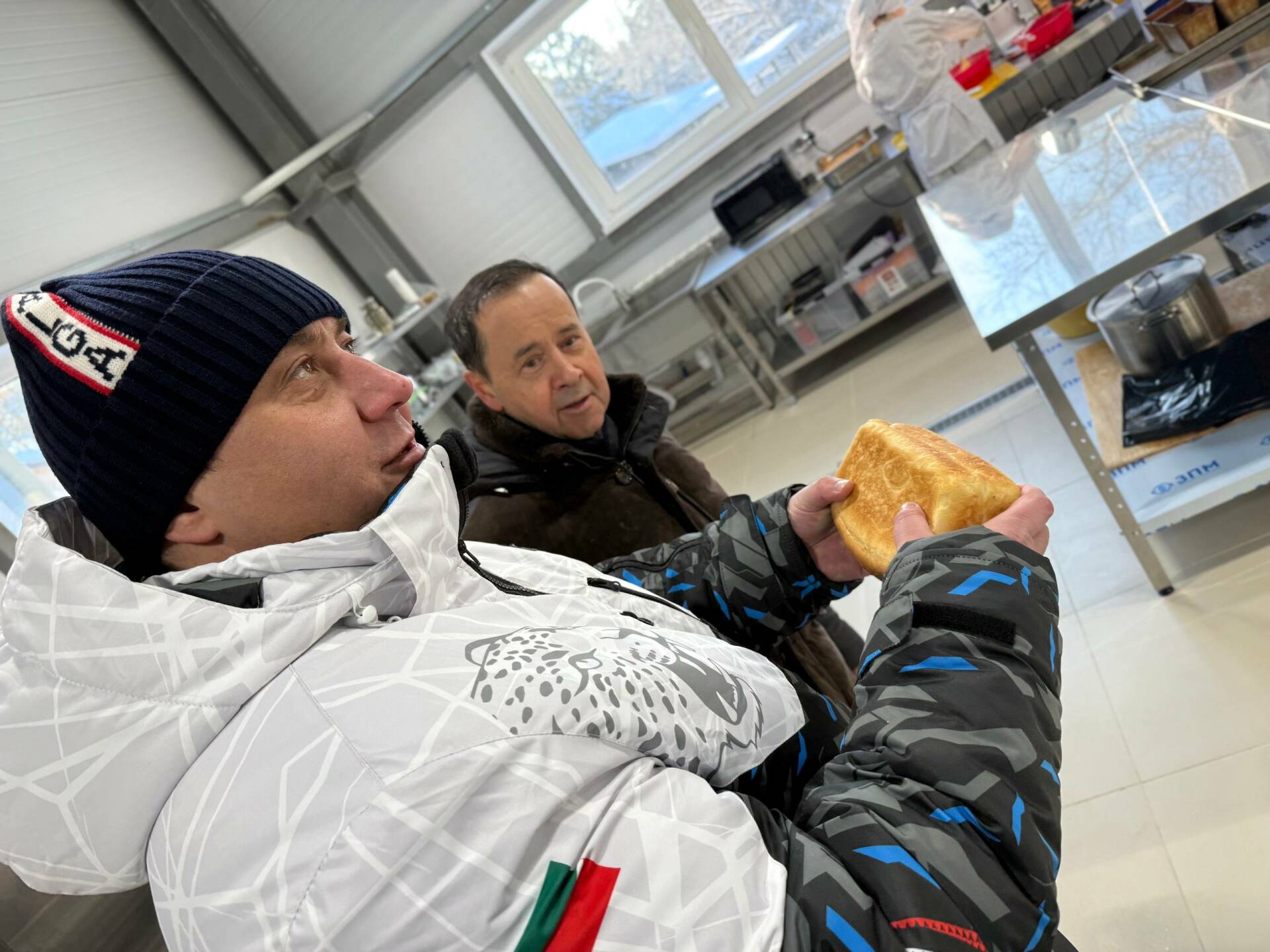 Выпечка из цеха в Наратлыке