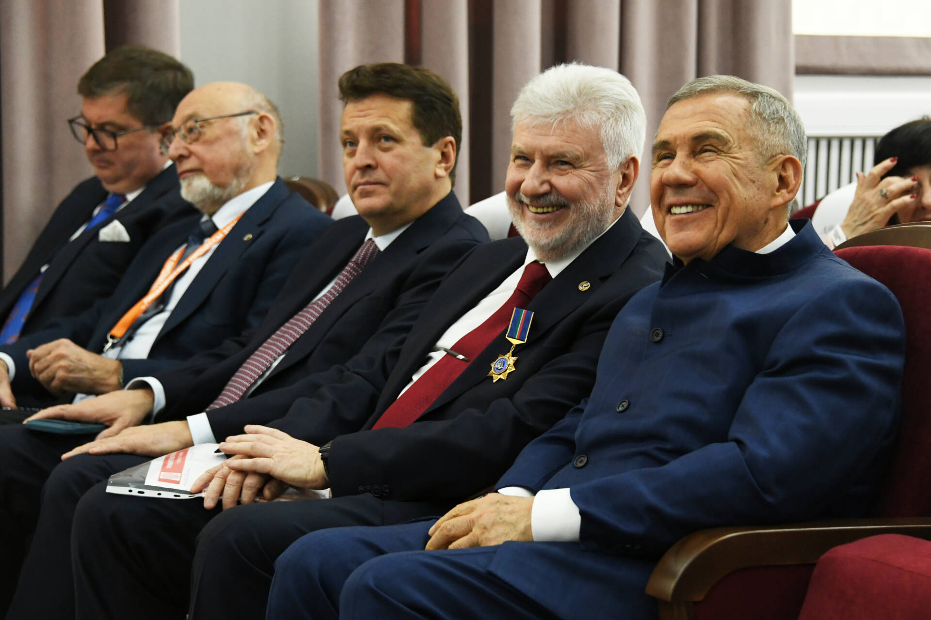 Минниханов на 70-летии Синяшина: «Плеяды его учеников управляют научными коллективами»