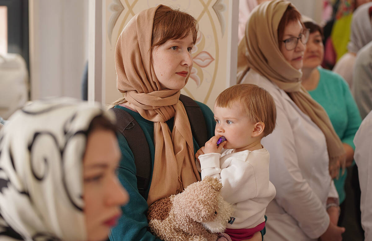 «Женщины – не слабый пол, у них важная миссия»: батюшка о том, можно ли отмечать 8 Марта