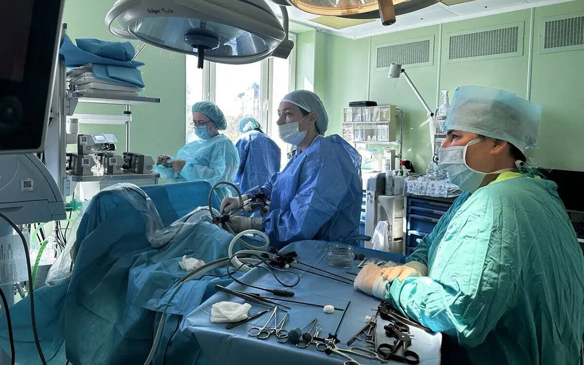 Анатомия была нарушена полностью: в ДРКБ спасли уникального для мировой медицины пациента