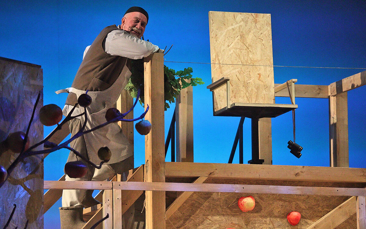 Премьера «Старика из деревни Альдермеш»: будет ли спектакль идти еще 30 лет?