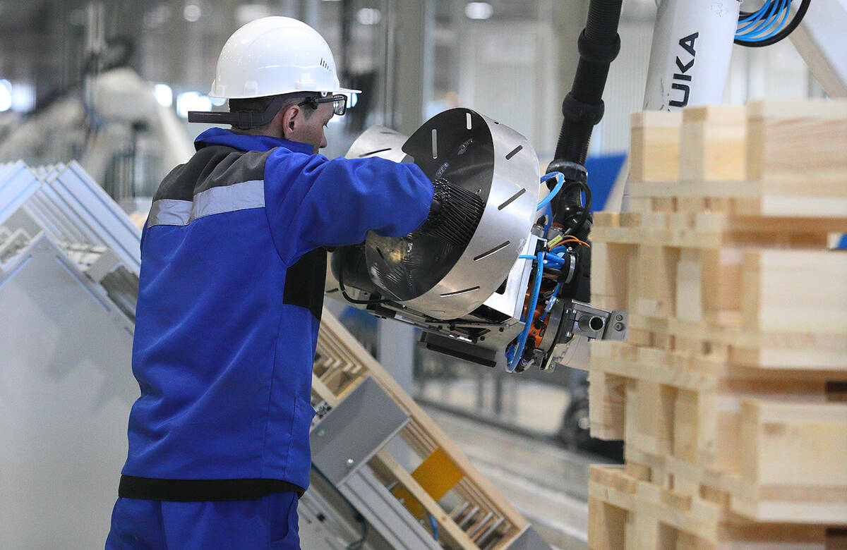 «Без цифровизации завтра нашей промышленности не станет»: в Татарстане призвали ускорить внедрение ИИ и роботов