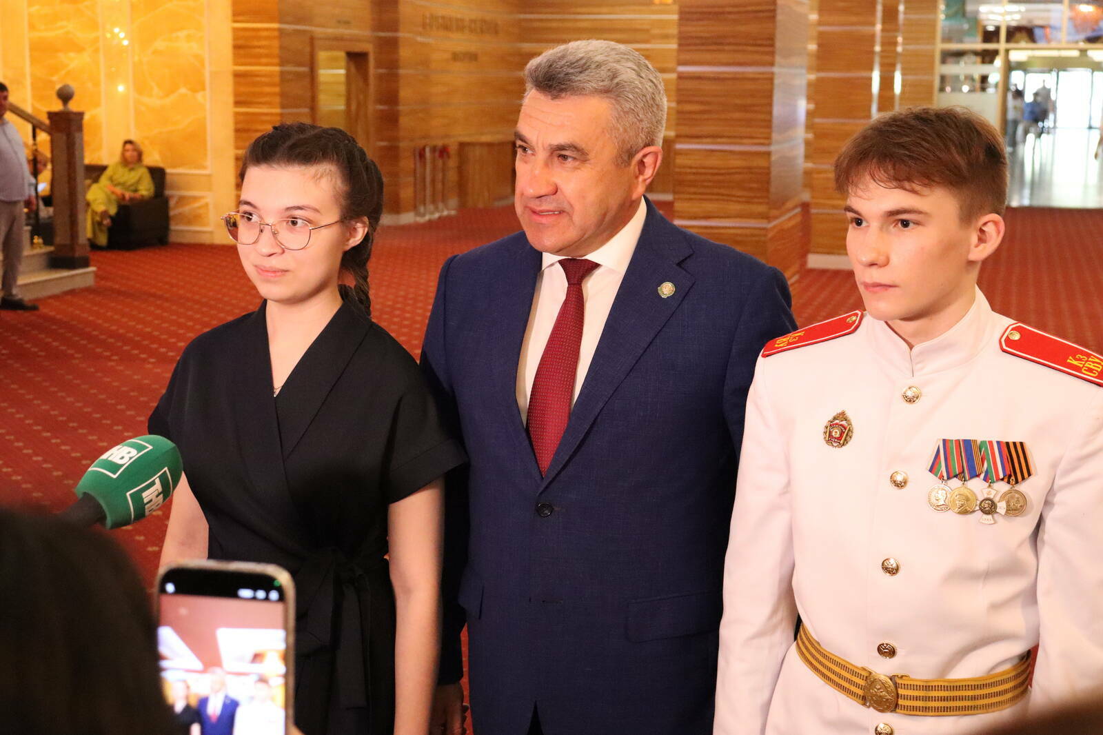 Как сдать ЕГЭ на 100 баллов: секреты лучших выпускников Татарстана