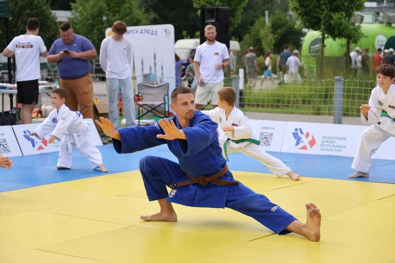 Спортивный праздник в казанском «Ураме»: дзюдо объединило семьи и чемпионов