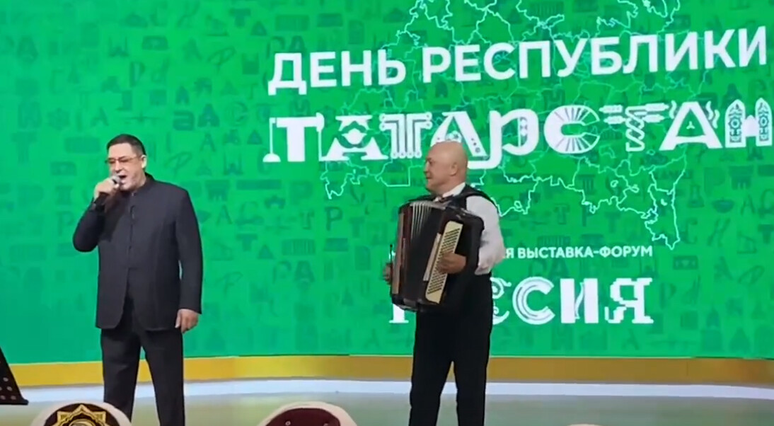 Салават Фатхетдинов выступил перед гостями Дня Татарстана на форуме «Россия»