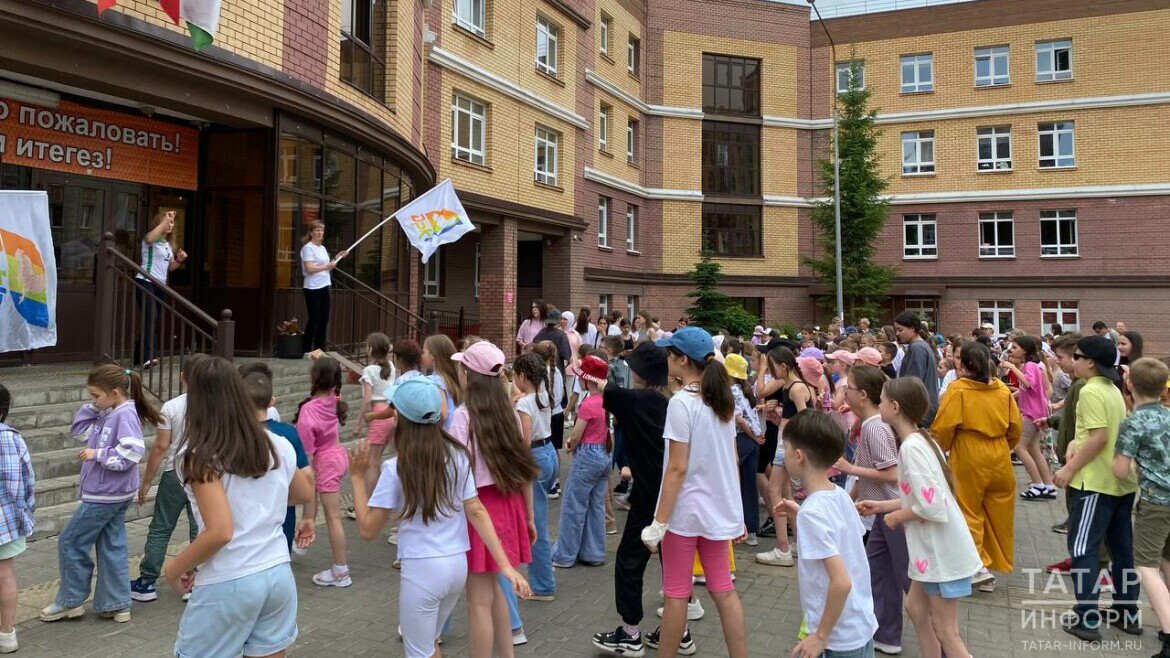Медики ДРКБ Татарстана провели зарядку для 200 школьников