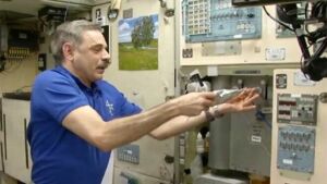 На МКС российские космонавты остались без горячей воды из-за поломки «самовара»