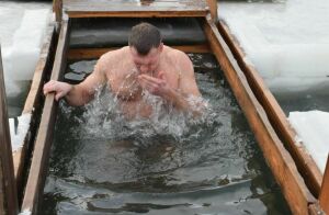 Бойцы Росгвардии поучаствовали в крещенском купании в Пестречинском районе РТ
