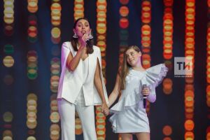 Алсу с дочкой Микеллой выступят на благотворительном концерте в «Новой Опере»