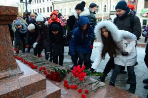 В 146-ю годовщину со дня рождения Шаляпина к памятнику певцу в Казани возложили цветы