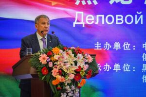 Минниханов: Татарстан заинтересован в продвижении грузовых автомобилей и вертолетов в Китае
