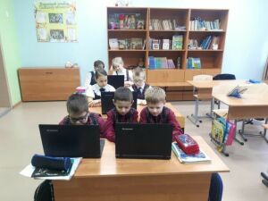 Сельской школе Лаишевского района подарили ноутбуки для онлайн-учебы
