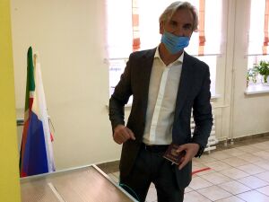 «Я пришел голосовать за стабильность»: Ирек Зиннуров проголосовал на выборах