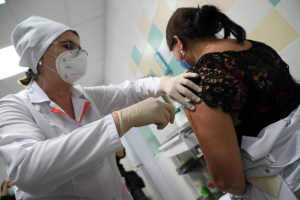 Прививочная кампания набирает обороты, заболеваемость Covid в Татарстане бьет антирекорды