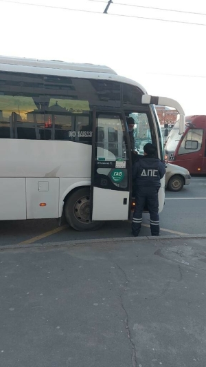 Автоинспекторы в Казани поймали 15 водителей автобусов и такси за нарушение ПДД