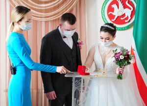 В Челнах в три раза уменьшилось число браков с иностранцами