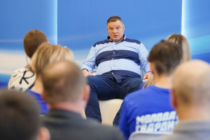 Владимир Алекно встретился с активистами общественных организаций в избирательном штабе Путина