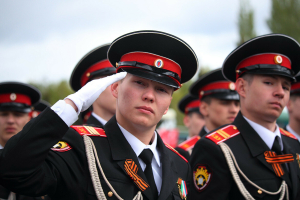 В парке Победы состоялось торжественное завершение сборов суворовцев и кадет «Наследники Победы»