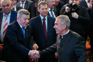 Проблему оттока трудоспособного населения из сел, перспективы развития мини-ферм, опорных населенных пунктов, а также ремонт дорог, модернизацию систем водоснабжения, обновление парков и скверов, дворов, поддержку участников СВО, их семей и многие другие вопросы обсудили сегодня в Казани участники XХ съезда Ассоциации «Совет муниципальных образований Республики Татарстан» в Казани.