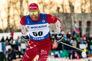 Александр Большунов одержал победу в гонке на 15 км VI этапа Кубка России по лыжным гонкам