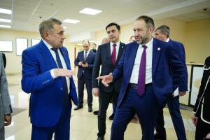 Проводить публичные обсуждения при формировании тарифной политики и обеспечить контроль за соблюдением установленных предельных индексов роста платы граждан за коммунальные услуги поручил сегодня Госкомитету РТ по тарифам Премьер-министр Татарстана Алексей Песошин на заседании коллегии ведомства по итогам работы в 2025 году.