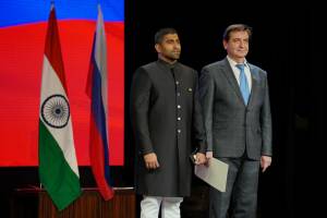 Появление Генерального консульства Индии в Казани станет прочной основой для татарстано-индийского взаимодействия и послужит укреплению партнерства России и Индии. Об этом в поздравительном письме ко Дню Индии написал Раис Татарстана Рустам Минниханов. На торжественном мероприятии в Казани, посвященном празднику, письмо зачитал заместитель Председателя Госсовета РТ Юрий Камалтынов.