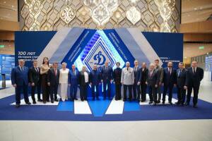 Столетний юбилей ФСО «Динамо» Татарстана отпраздновали в новом здании театра им. Камала. Поздравить спортивное общество, возглавляемое Асгатом Сафаровым, пришли все первые лица республики - Раис Татарстана, премьер-министр и председатель Госсовета РТ.