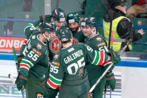 Казанский «Ак Барс» в домашнем матче на «Татнефть Арене» разгромно обыграл нижнекамский «Нефтехимик» со счетом 6:1.