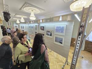 Свою новую выставку в ДК им. Саид-Галиева представили участники Народной фотостудии «Казан». На экспозиции вы увидите фотографии 13 авторов коллектива, которые через объектив показали своё ощущение зимы в разных жанрах: урбанистика, пейзажи, портреты, натюрморты.