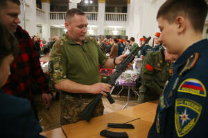 Ко Дню Защитника Отечества в ДК им. Саид-Галиева в Казани прошло благотворительное мероприятие «Сила. Мужество. Отечество.» в поддержку участников СВО. Перед гостями выступили группа «Добробат» и ансамбль «Хорошее настроение», в фойе провели мастер-классы, в том числе по плетению маскировочных сетей, прошла ярмарка балготворительных фондав, а дети приняли участие в акции «Письмо солдату». Все вырученные средства пойдут на поддержку СВО.