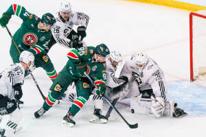 «Трактор» уступил «Ак Барсу» во втором подряд матче стартового раунда плей-офф и без шансов проигрывает по ходу серии.