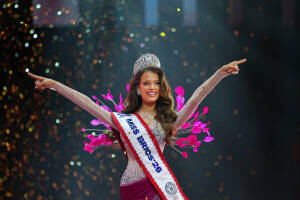 В выставочном центре «Казань Экспо» завершился первый в истории международный конкурс красоты «Мисс, Миссис и Маленькая мисс БРИКС 2026». Четырехчасовое шоу, собравшее участниц из десятка стран, звезд эстрады и телевидения, завершилось триумфом представительниц России, Китая и ЮАР.